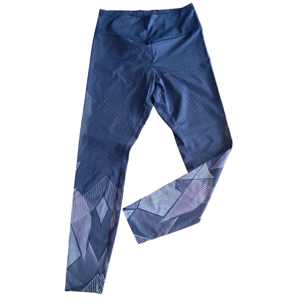 OYSHO High Waisted Ankle Length Leggings Sz L, fits like a M